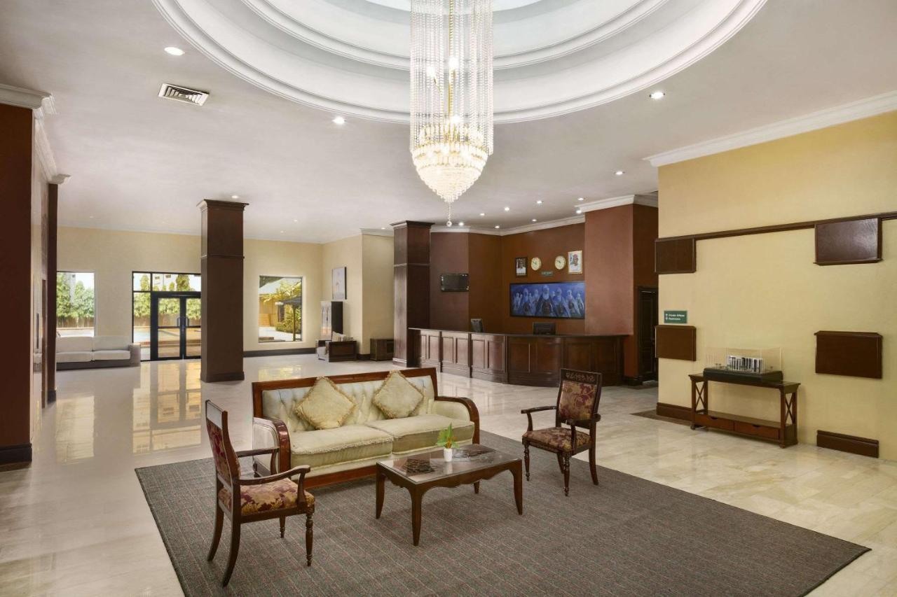 Hawthorn Suites By Wyndham Abuja Exteriör bild
