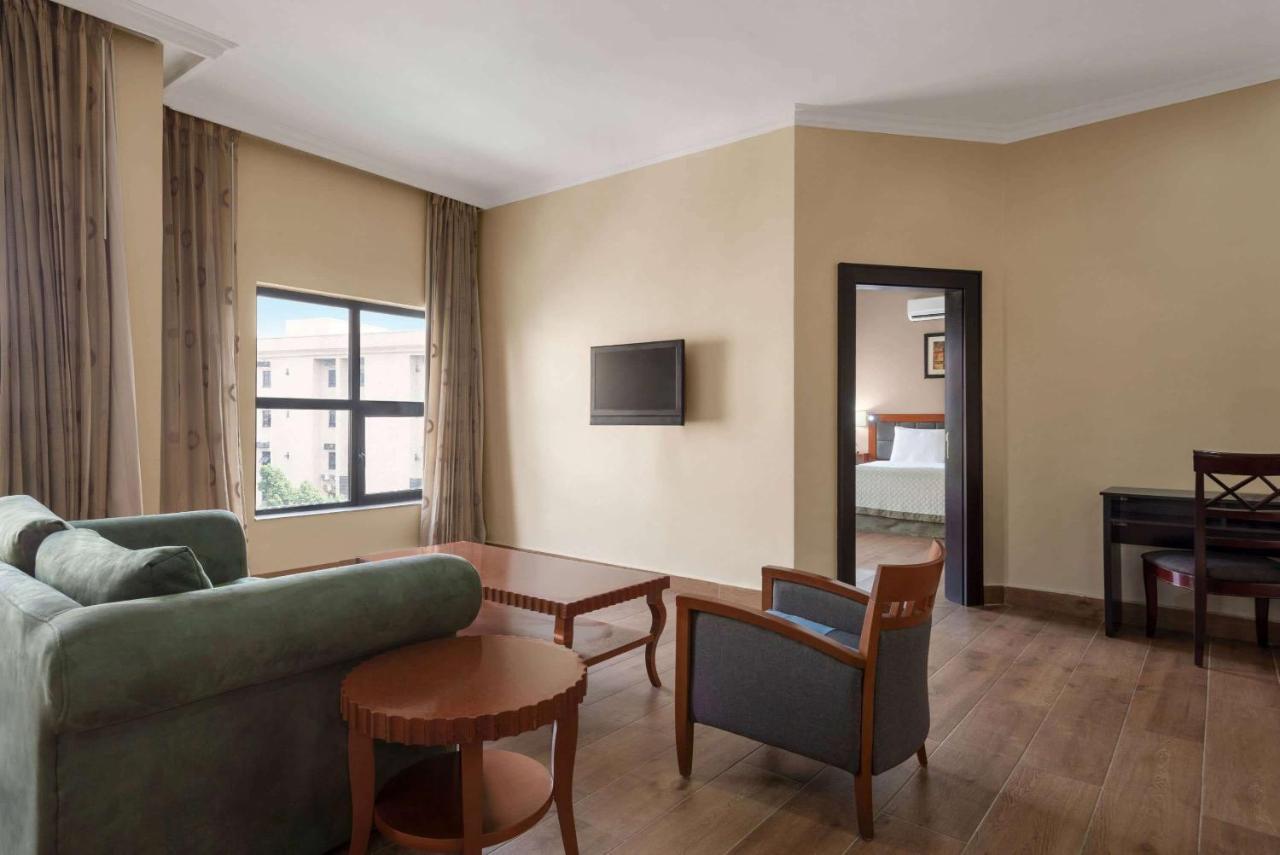Hawthorn Suites By Wyndham Abuja Exteriör bild
