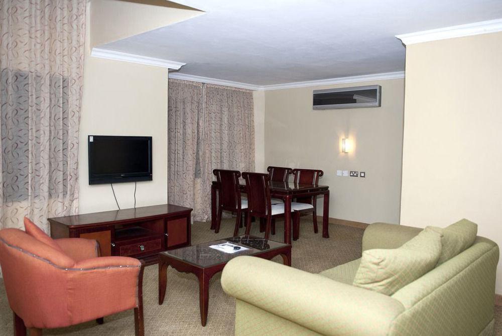 Hawthorn Suites By Wyndham Abuja Exteriör bild