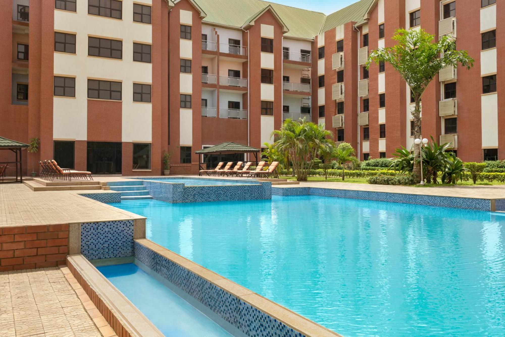 Hawthorn Suites By Wyndham Abuja Exteriör bild