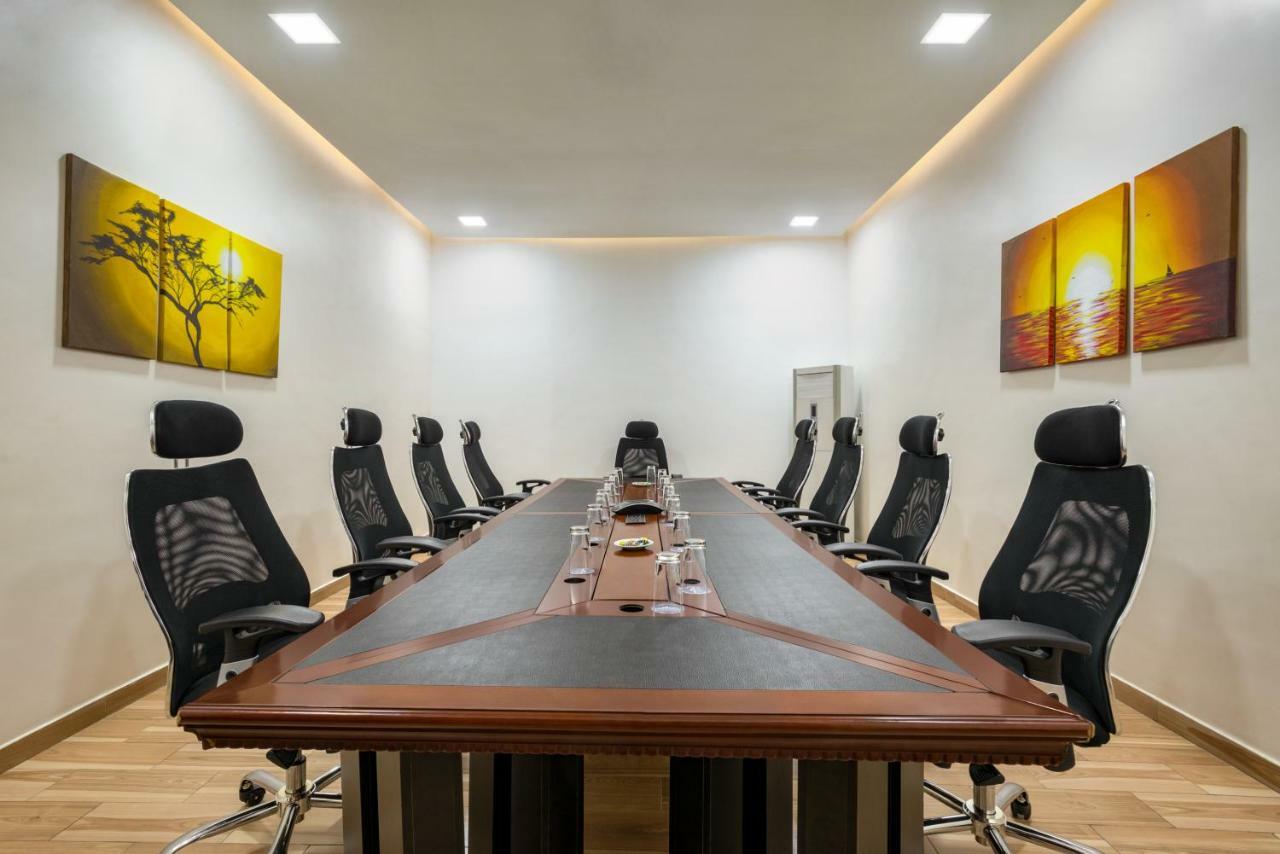Hawthorn Suites By Wyndham Abuja Exteriör bild