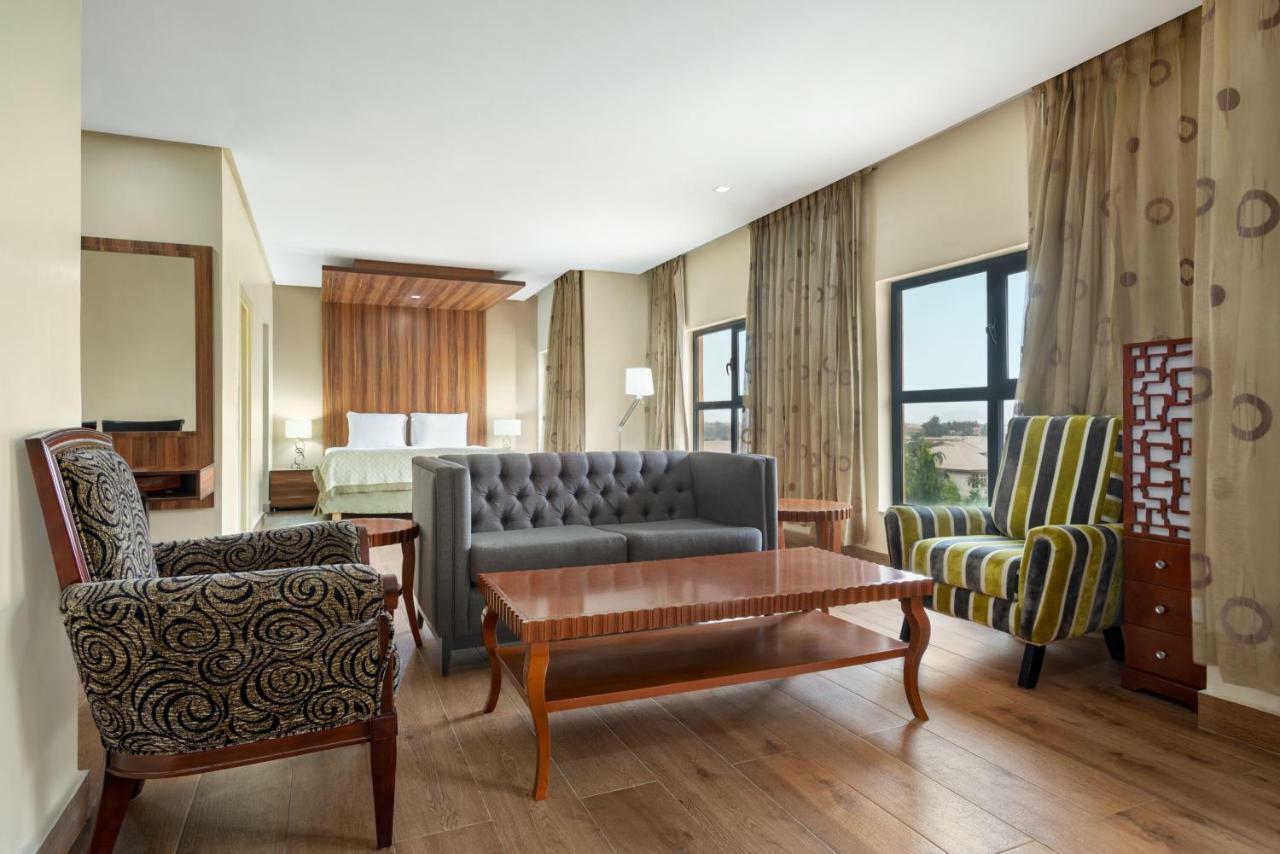Hawthorn Suites By Wyndham Abuja Exteriör bild