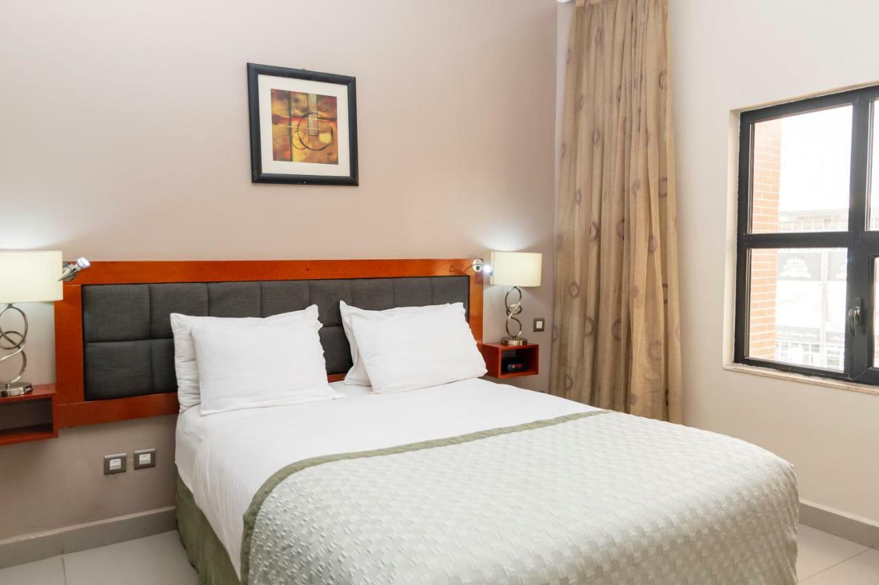 Hawthorn Suites By Wyndham Abuja Exteriör bild